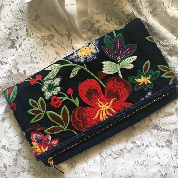 GIA Floral Embroidery Clutch Bag - Picture 3 of 5